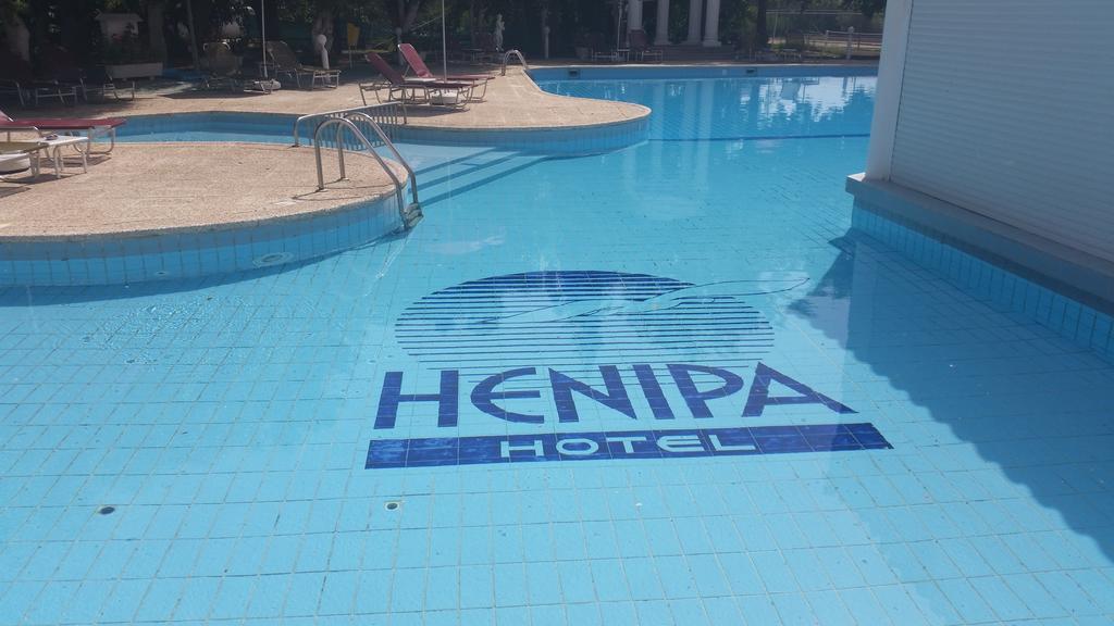 Crown Resorts Henipa Lárnaka Eksteriør bilde