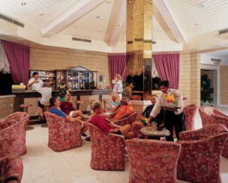 Crown Resorts Henipa Lárnaka Eksteriør bilde