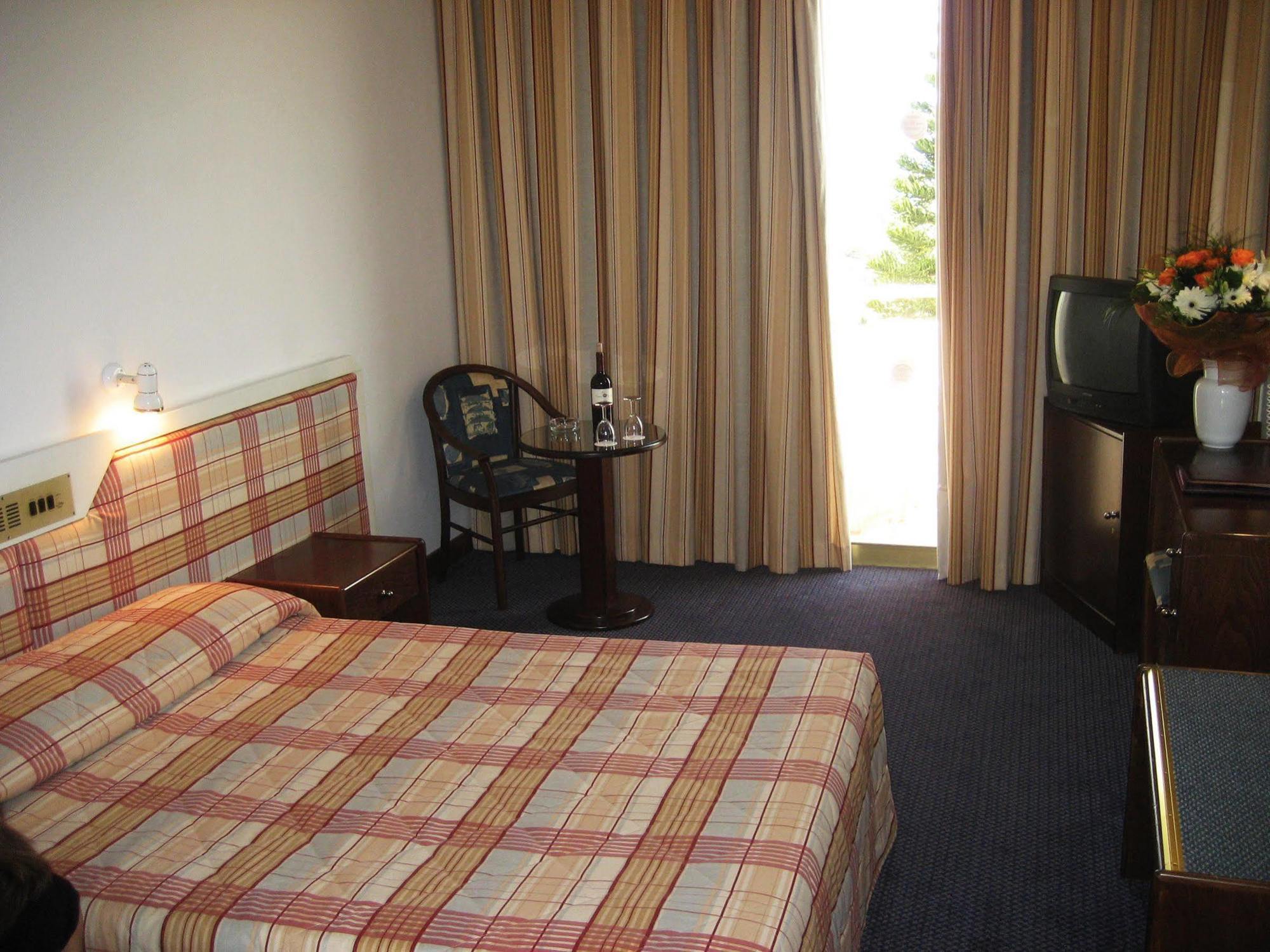 Crown Resorts Henipa Lárnaka Eksteriør bilde